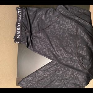 NWOT Men’s XXL Mission Active compression pants